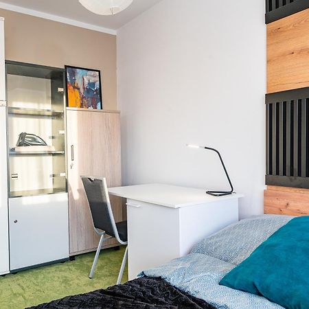 Podwislocze 40 Self Check-In Apartment เชชูฟ ภายนอก รูปภาพ